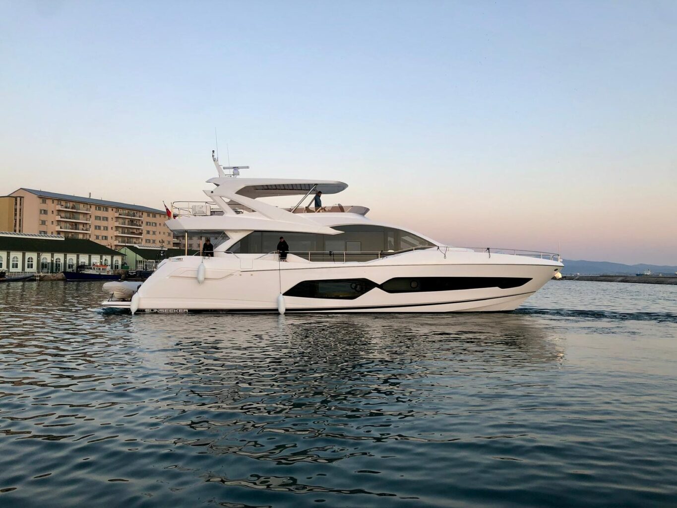 SUNSEEKER 76 YACHT "SKY" 2019 - סטרים יאכטות 