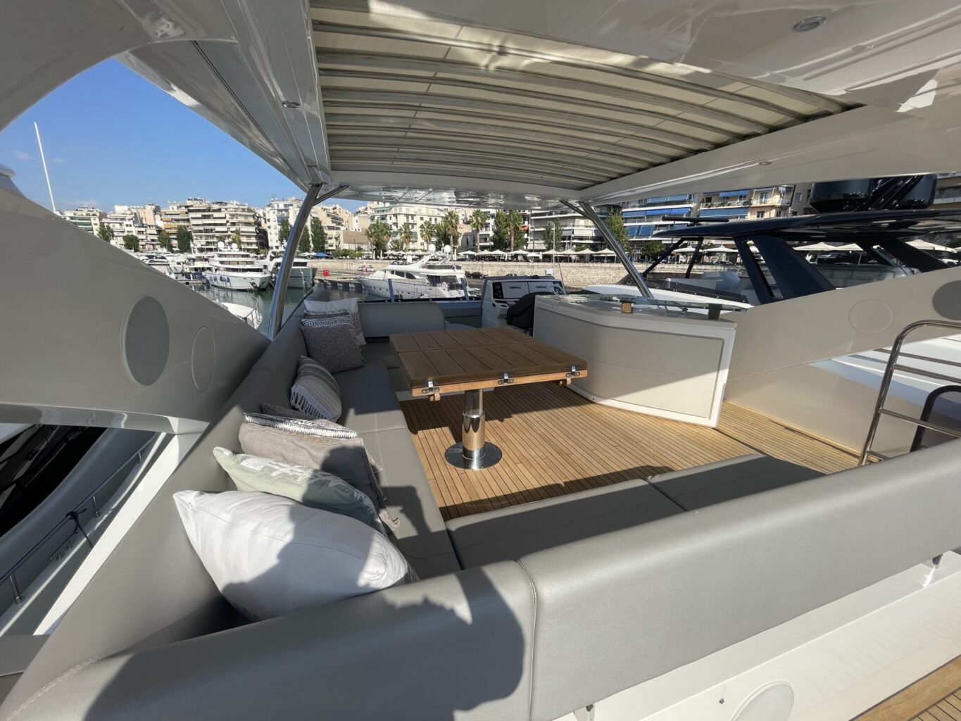 SUNSEEKER 76 YACHT "SKY" 2019 - סטרים יאכטות 