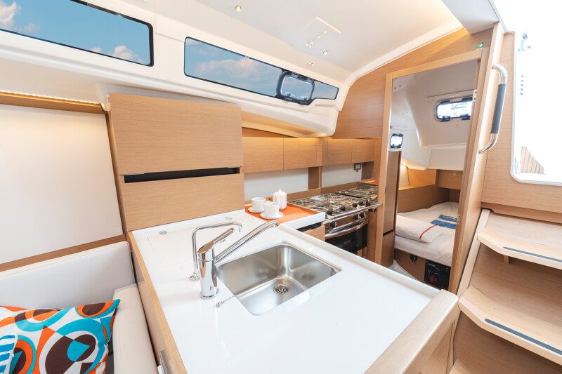 JEANNEAU SUN ODYSSEY 350 - Stream Yachts 