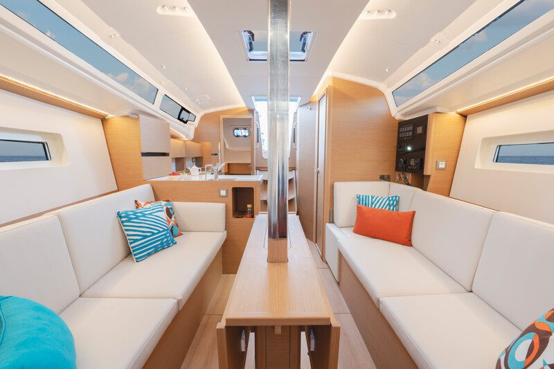 JEANNEAU SUN ODYSSEY 350 - Stream Yachts 