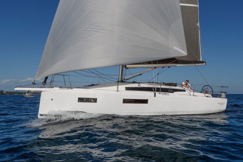 JEANNEAU SUN ODYSSEY 350 - Stream Yachts 